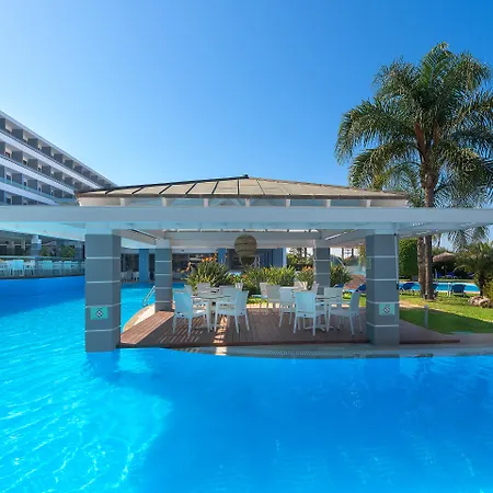 Oceanis Hotel 4*