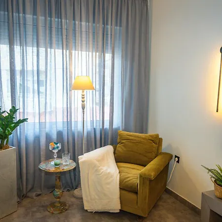 Ixia Home Apartment *