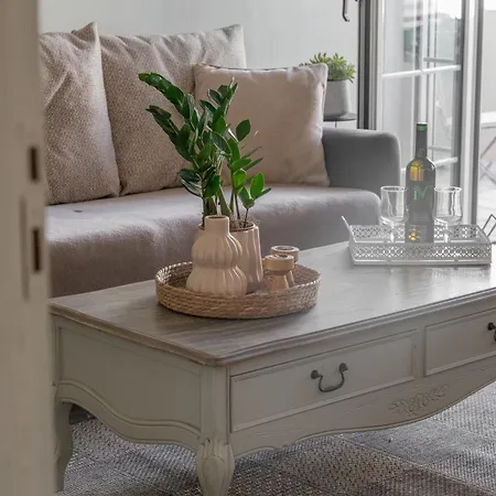 Ixia Home Apartment