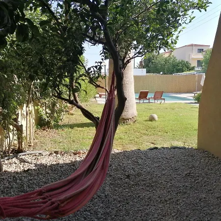 Endless Summer Pool Flat * Ixia (Rhodes)