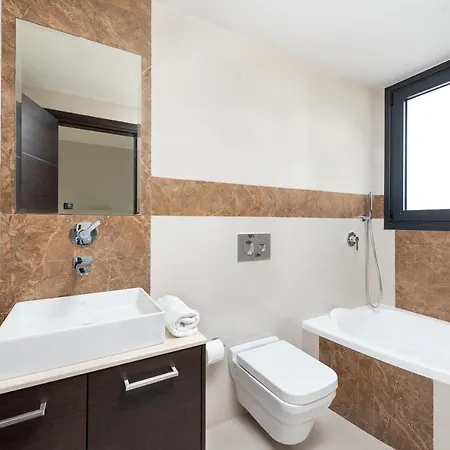 Villa Breeze 3 *