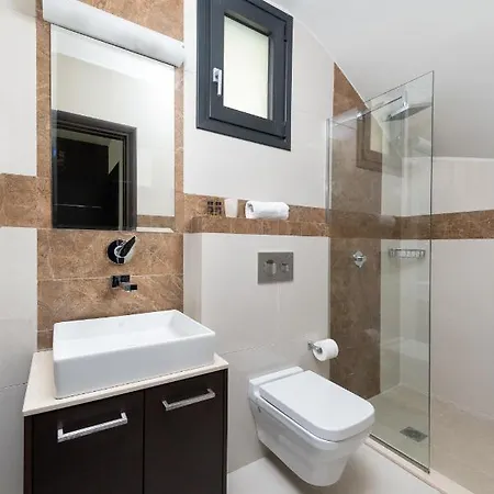 Villa Breeze 3