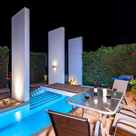 Villa Almond *