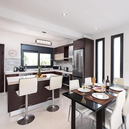 Breeze 2 Villa *