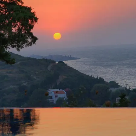 Villa Equinox *