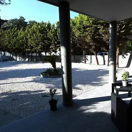 Lilies 3* Ixia (Rhodes)