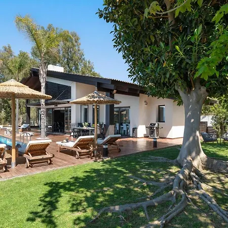 Villa Equinox *
