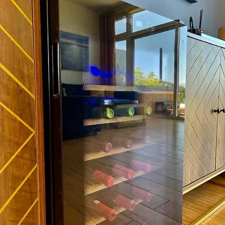 Flyviewflatsgold Privatehottub With Seaview Apartment
