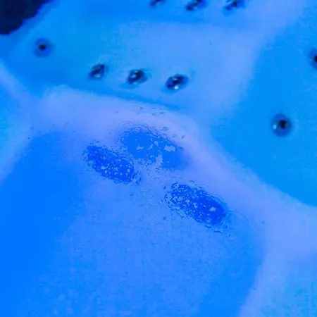 Flyviewflatsgold Privatehottub With Seaview Apartment