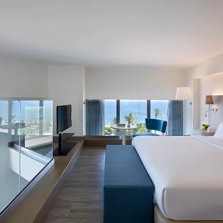 Amus & Hotel