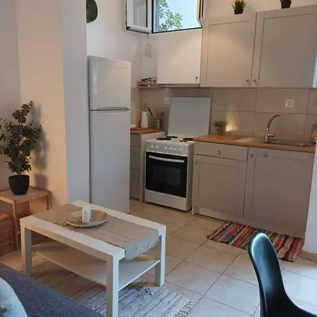 Comfy Cozy Iksia Apartment