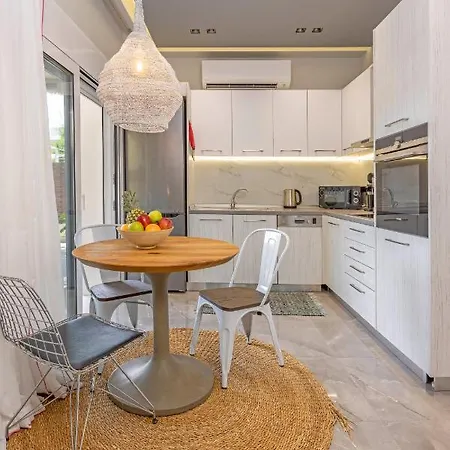 Elia & Anthos Deluxe Apartment *
