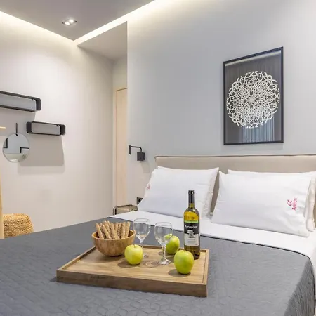 Elia & Anthos Deluxe Apartment