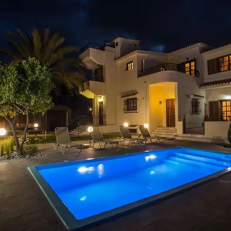 Hriska Luxury Apartment