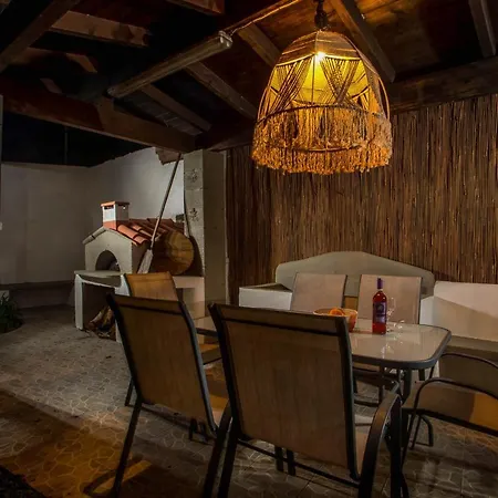 Hriska Luxury *