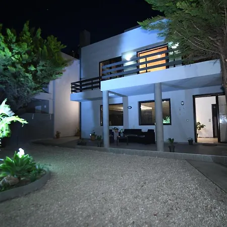 Lilies Villa *