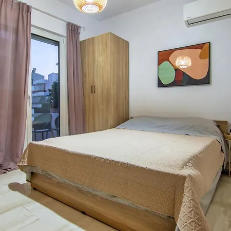 Anali Apartment *