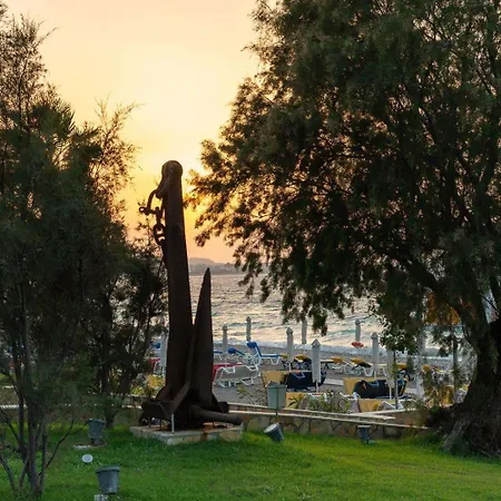 Dionysos Hotel 4*