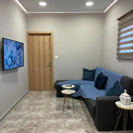 Sapphire Apartment *