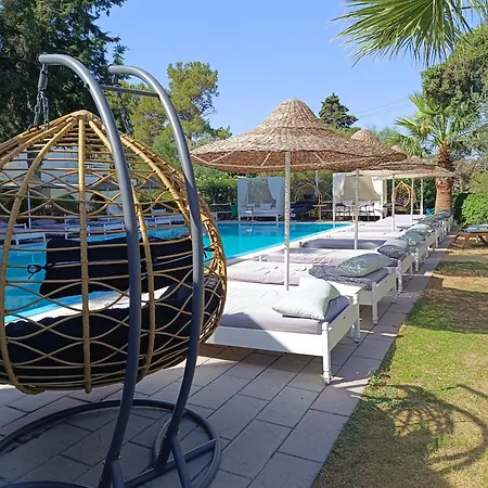 Aparthotel Pine Trees Art Ixia (Rhodes)
