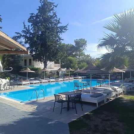 Trees Art & Hotel Ixia (Rhodes)