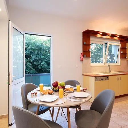 Berry Apartment