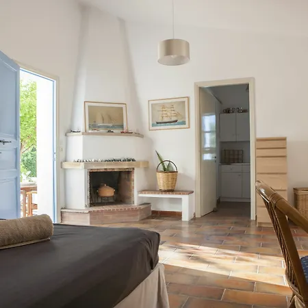 Pyrgo Apartment