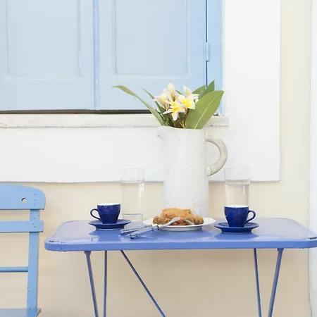 Pyrgo Apartment *