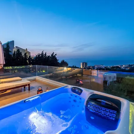 Flyviewflatsgold Privatehottub With Seaview Apartment