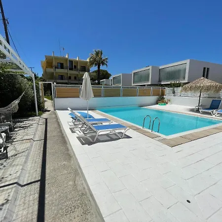 Elpiniki Villa *