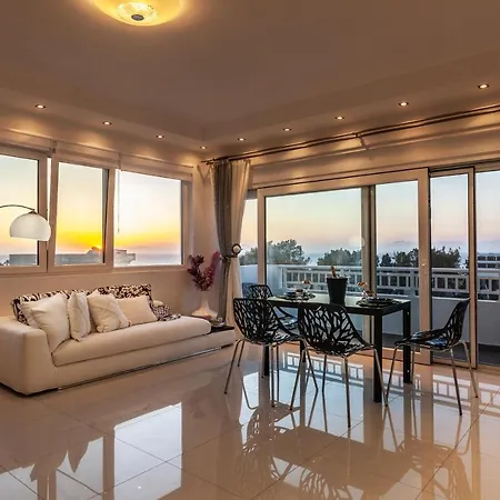 Unique Sea & Sunset Holiday home
