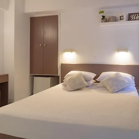 Nathalie Hotel 3*