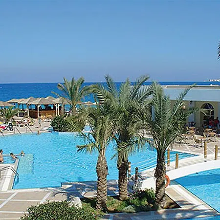 Avra Beach Hotel 4*