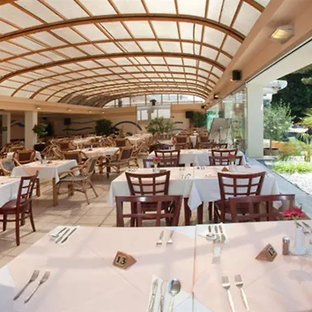Poseidonia Aparthotel 4*