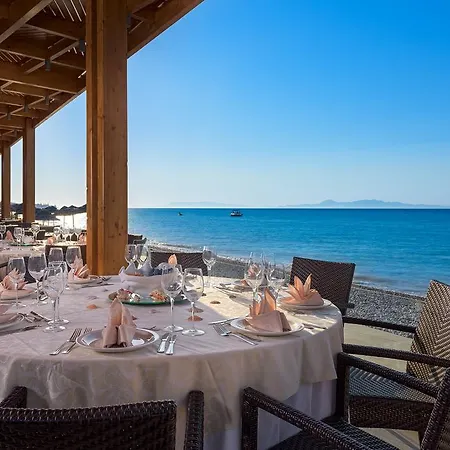 Hotel Avra Beach 4*